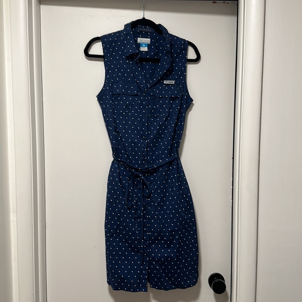 Polkadot blue/white Columbia PFG dress with pockets so LARGE